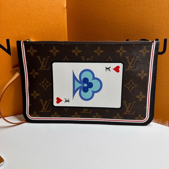 Authentic ultra Rare Wristlet Pouchette Wristlet - Picture 4 of 7